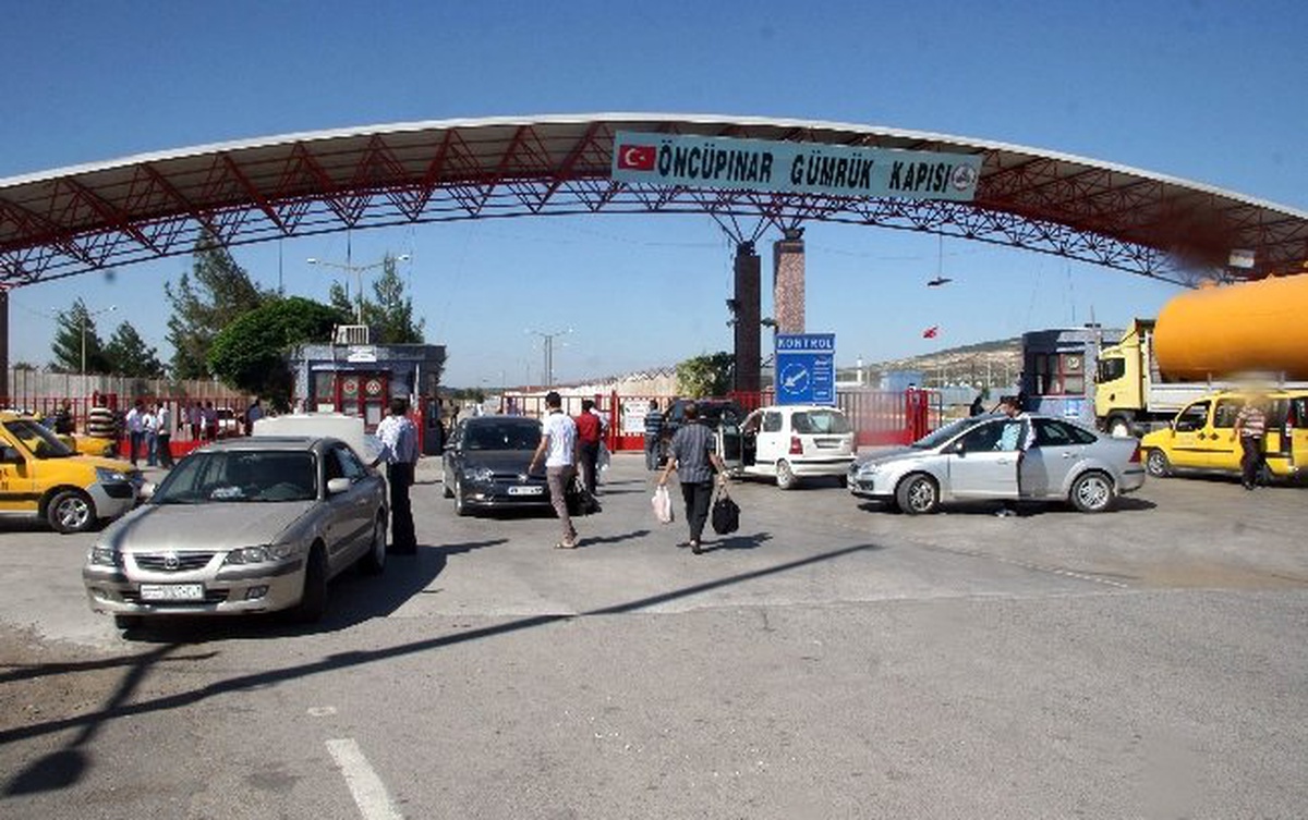 Suriyeliler İhtiyaç Malzemelerini Kilis\'ten Alıyor
