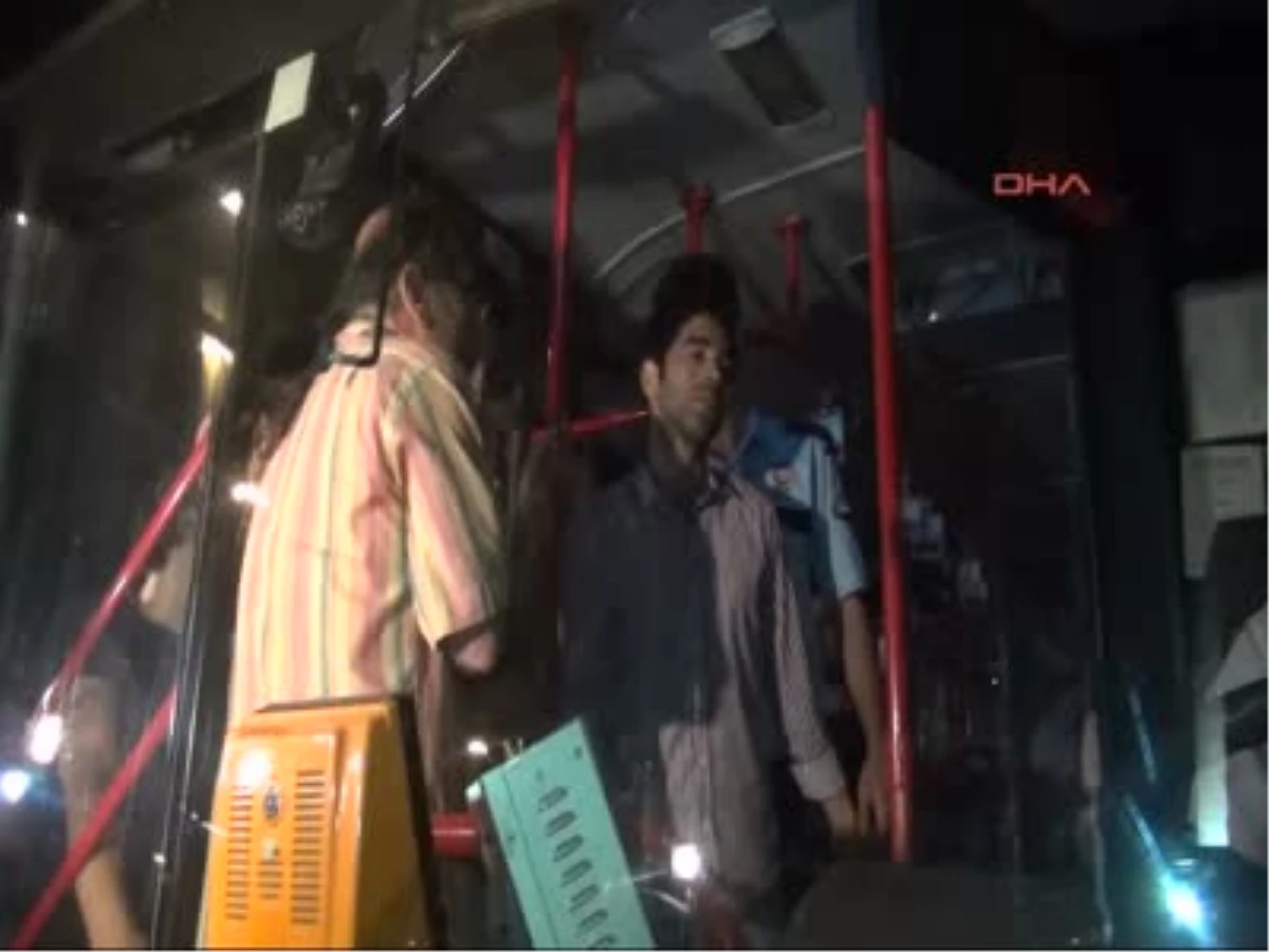Taksim Meydanı\'nın da Bekleyenleri Polis Gözaltına Aldı 2 Taksim Metro Çıkışında "Duran Adam"...