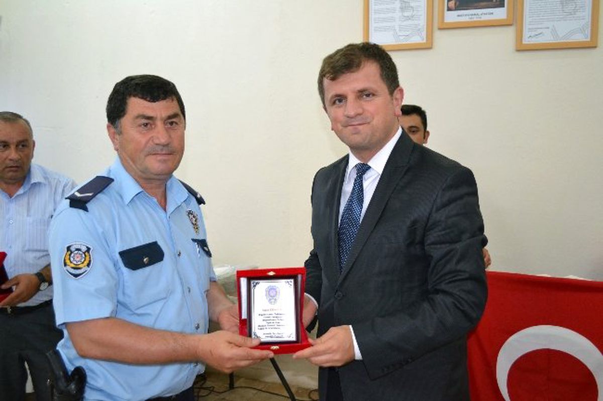 Tayini Çıkan Polislere Veda Yemeği