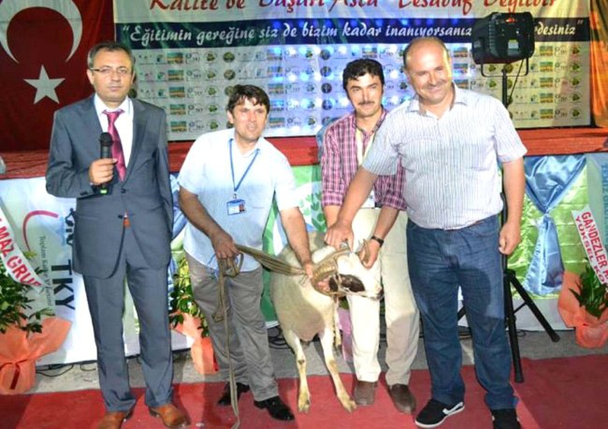 Türkiye İkincisi Köy Okulu Yararına Koç Satışı