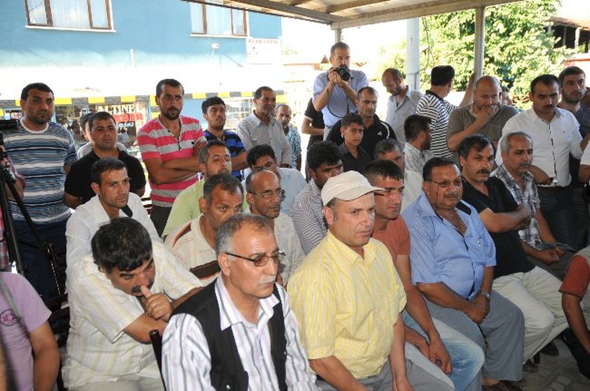 Vali Yılmaz Ağa Mahallesinde Halk ile Bir Araya Geldi