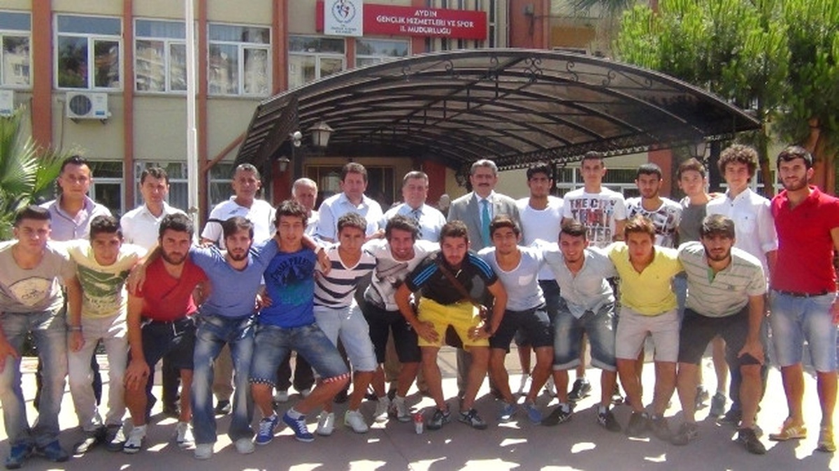 Yıldızgücü Akın\'ı Ziyaret Etti