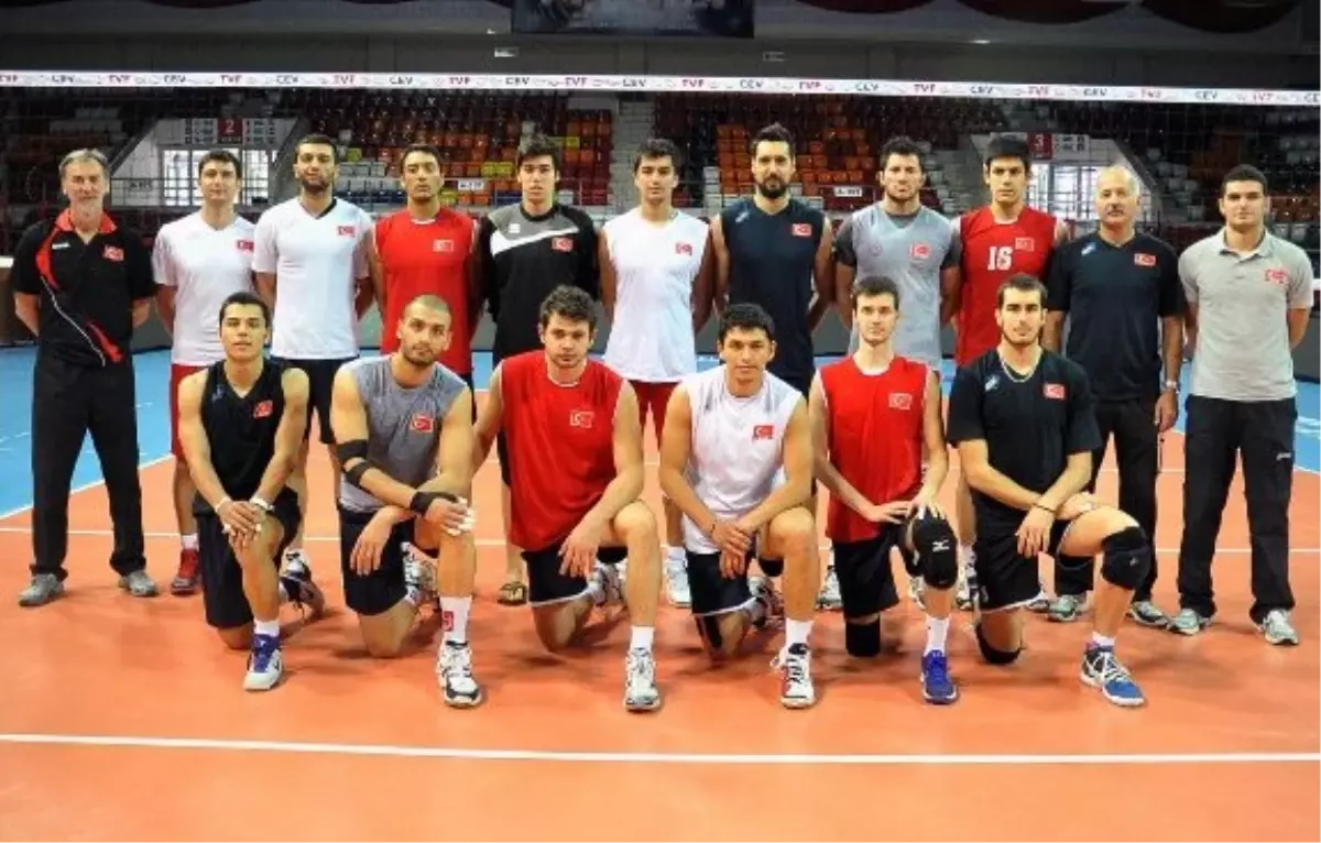 A Milli Erkek Voleybol Takımı, Akdeniz Oyunları Öncesinde Kampa Girdi