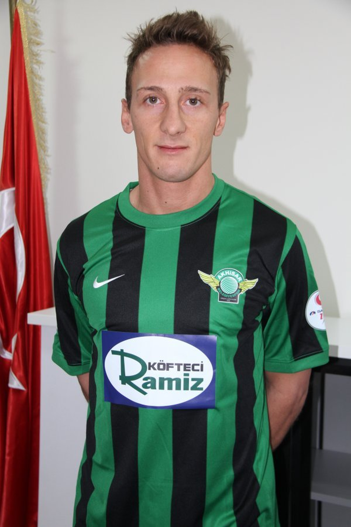 Akhisar Belediyespor'da Ahmet Cebe İmzayı Attı