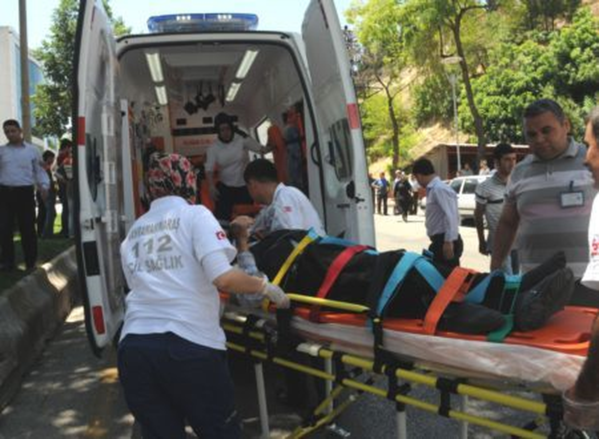 Ankara\'da Trafik Kazası: 3 Yaralı