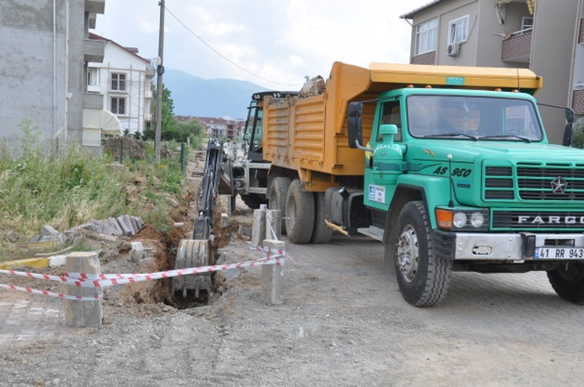 Atakent'te Enerji Hatları Yer Altına Alınıyor