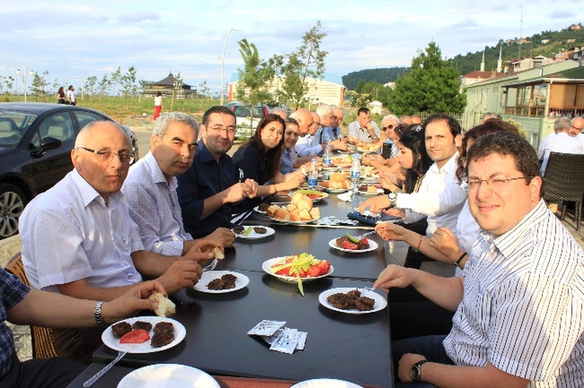 Avrasya Üniversitesi\'nde Mangal Partisi