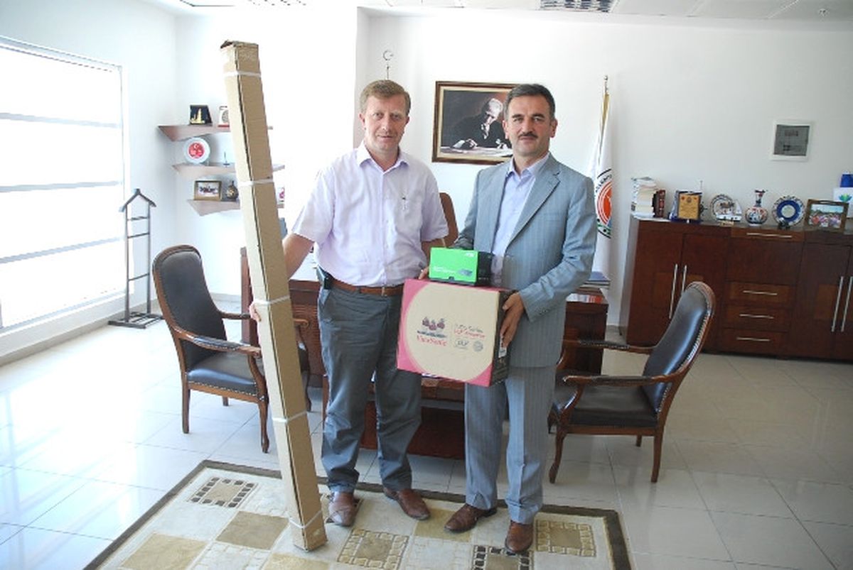 Belediyeden Yunus Emre Camii'ne Projeksiyon Cihazı