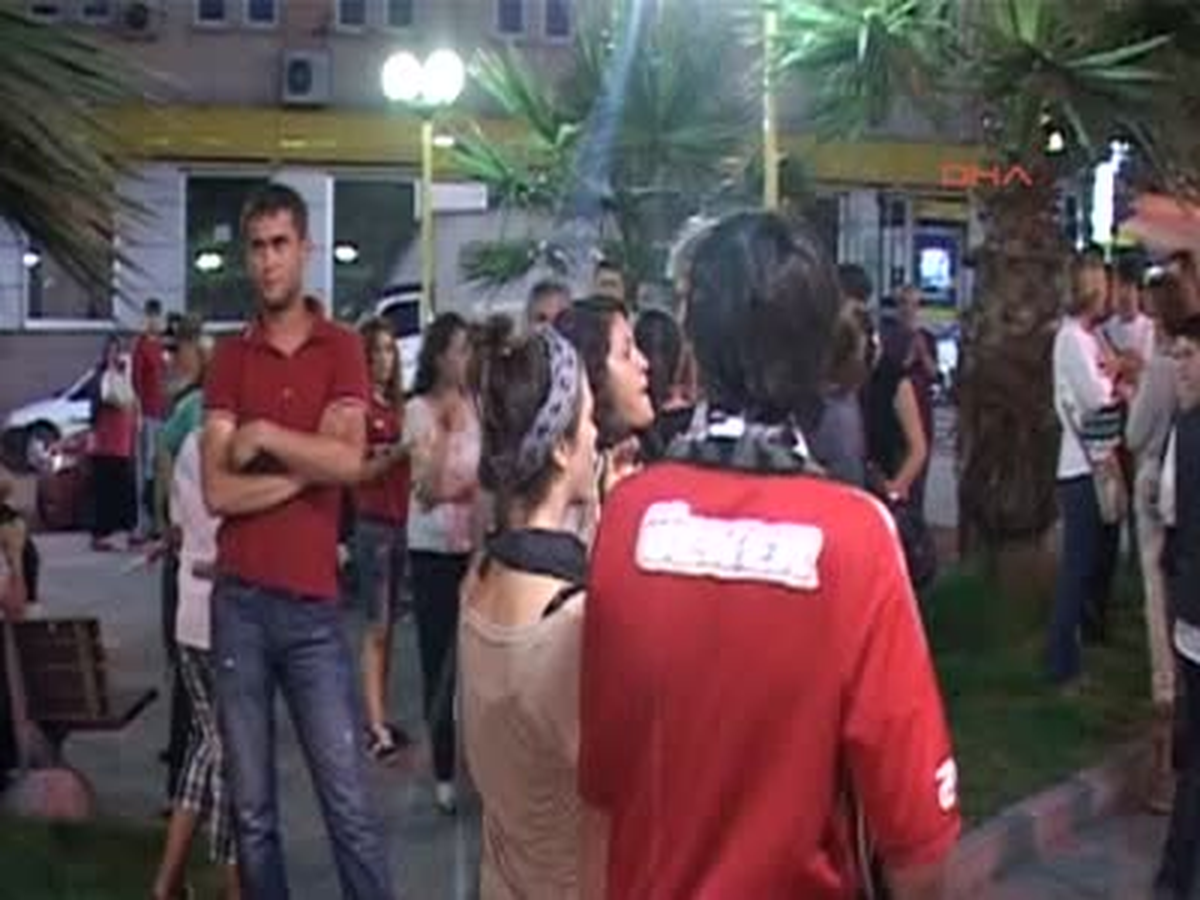 Ereğli\'de Karşıt Görüşlü 2 Grup Yürüdü