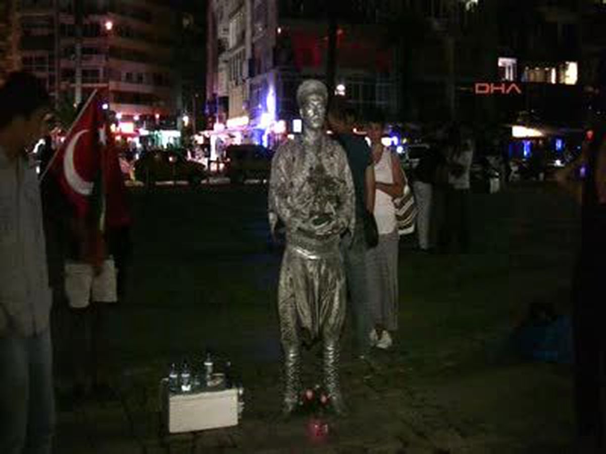 Gündoğdu\'da \'Duran Adam\' Eyleminden Rekor Geldi