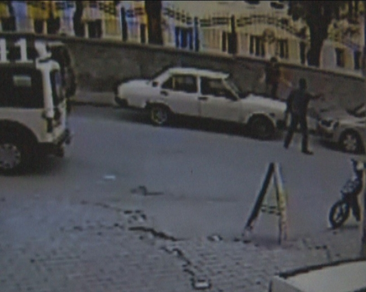 Hırsızı, Vatandaşlar Farkederek Polise Yakalattı