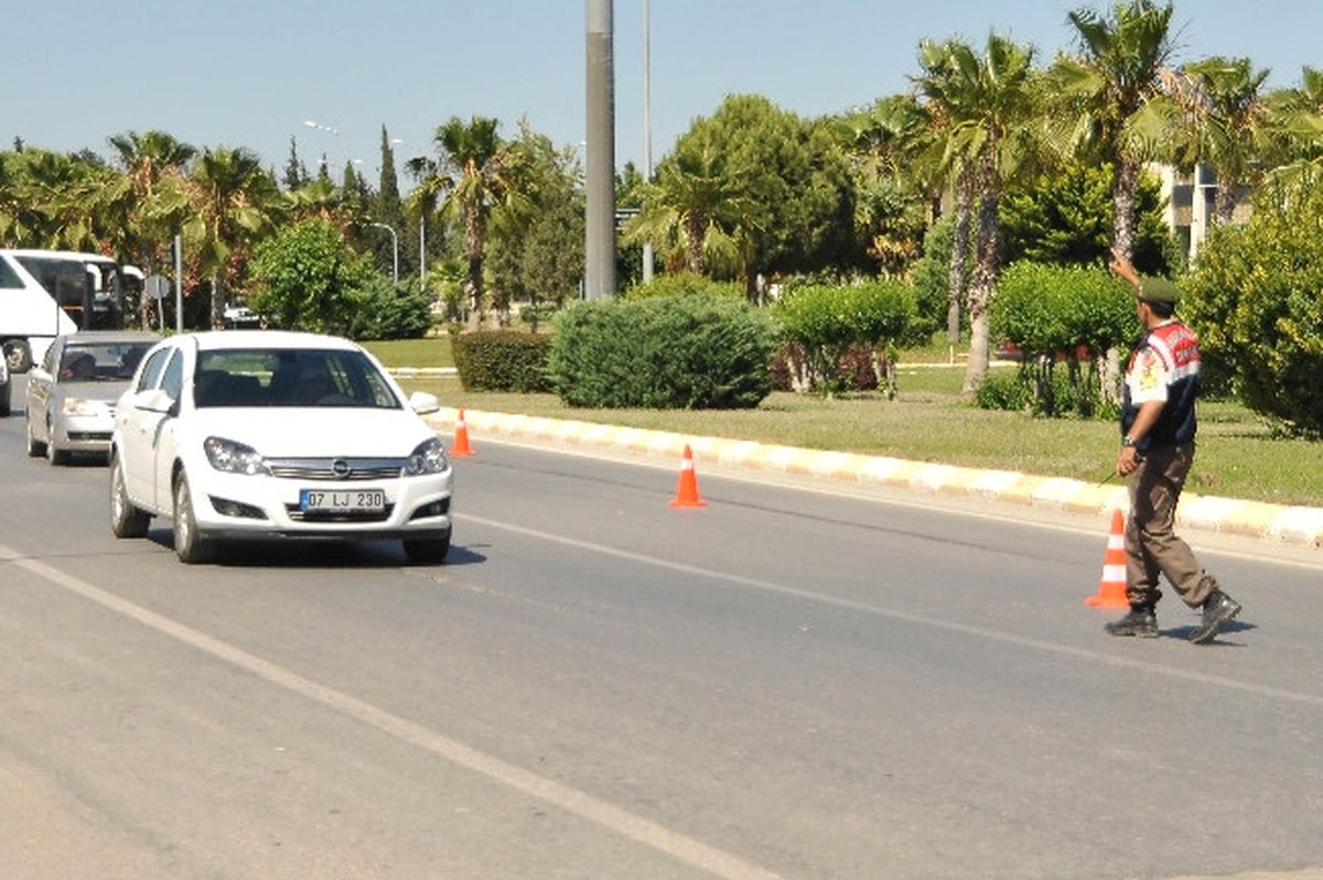 Jandarma Trafik Ekipleri Denetimlerini Sürdürüyor