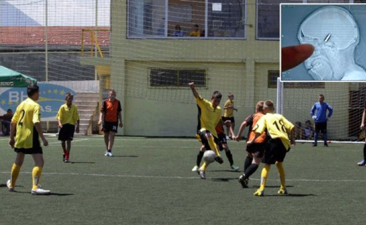 Kafatasında Mermiyle 90 Dakika Futbol