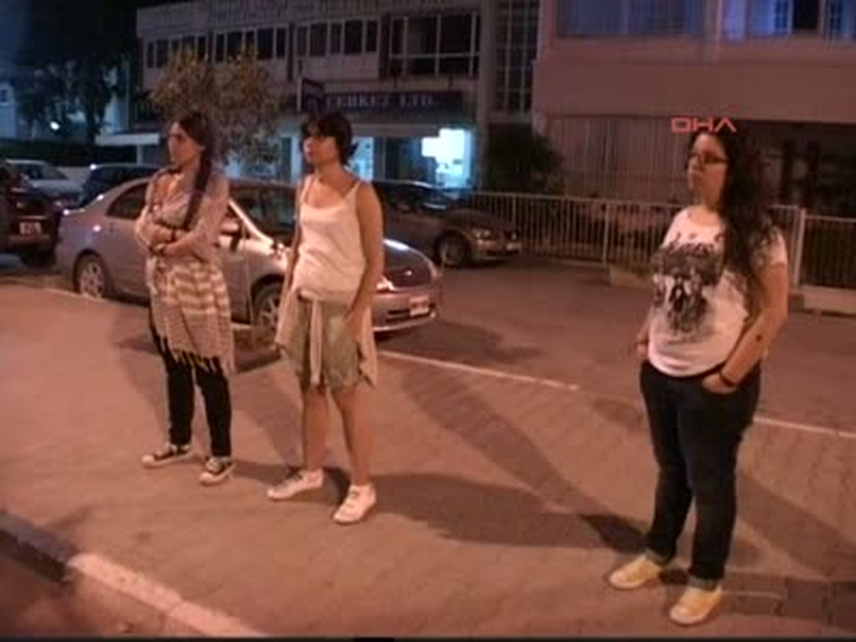 KKTC\'de Duran Adama Destek Duran Kadınlardan Geldi