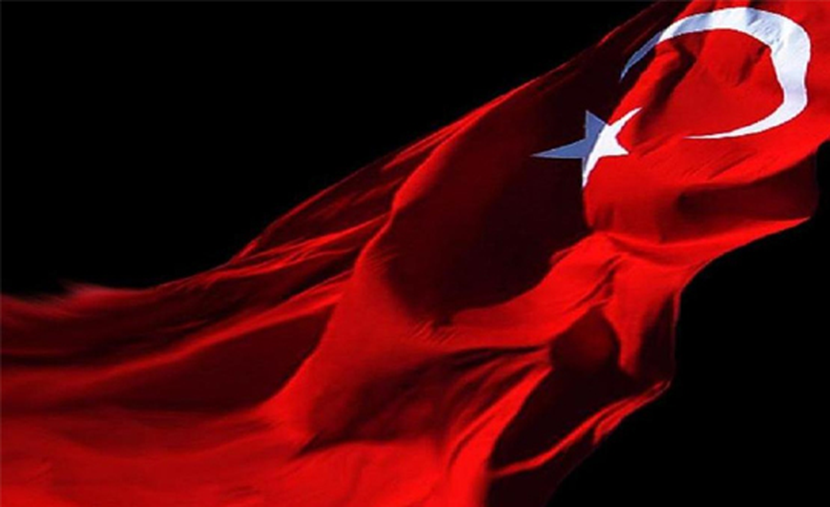 'Kömürcü Babamla, Makarnacı Anneme...'