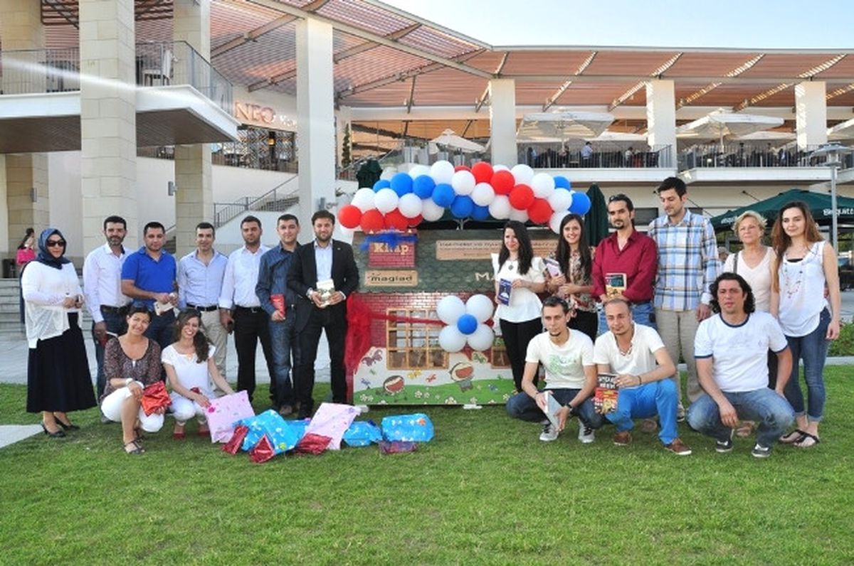 Manisa\'da Kitap ve Oyuncak Kumbarası Kampanyası