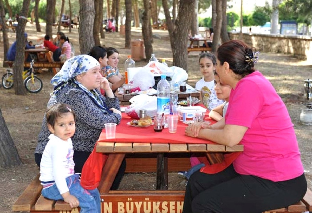 Mardin\'in Yeni Mesire Alanına Vatandaşlardan Yoğun İlgi