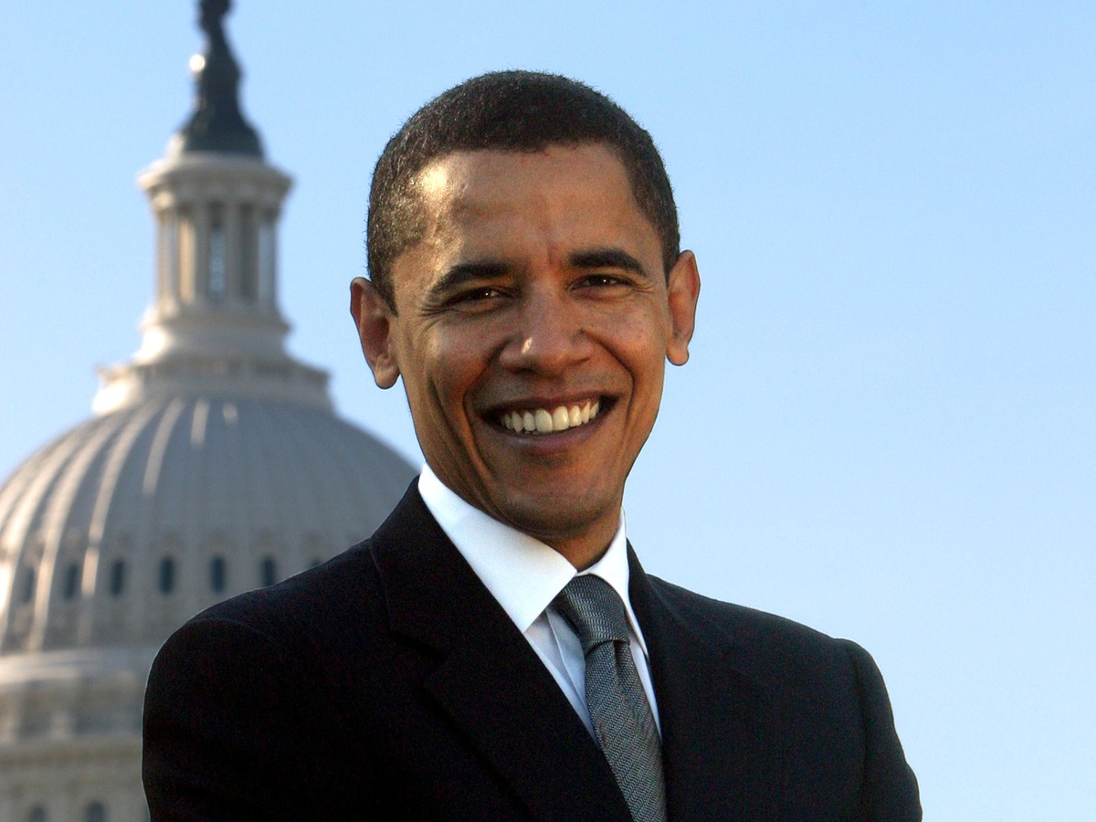 Obama, Berlin\'de Onuruna Verilen Yemeğe Katıldı