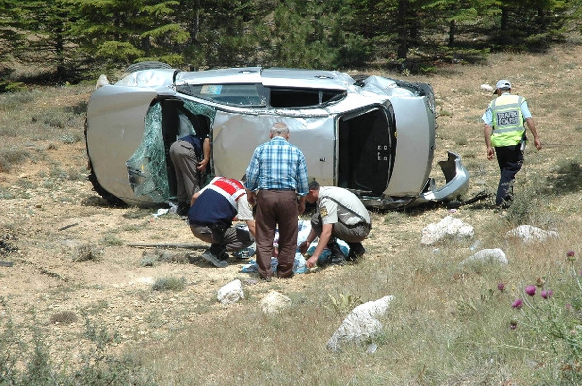 Otomobil Takla Attı: 1 Ölü, 5 Yaralı