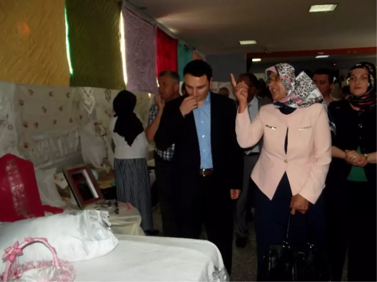 Pazaryeri'nde Halk Eğitim Merkezi Yıl Sonu Sergisi Açıldı