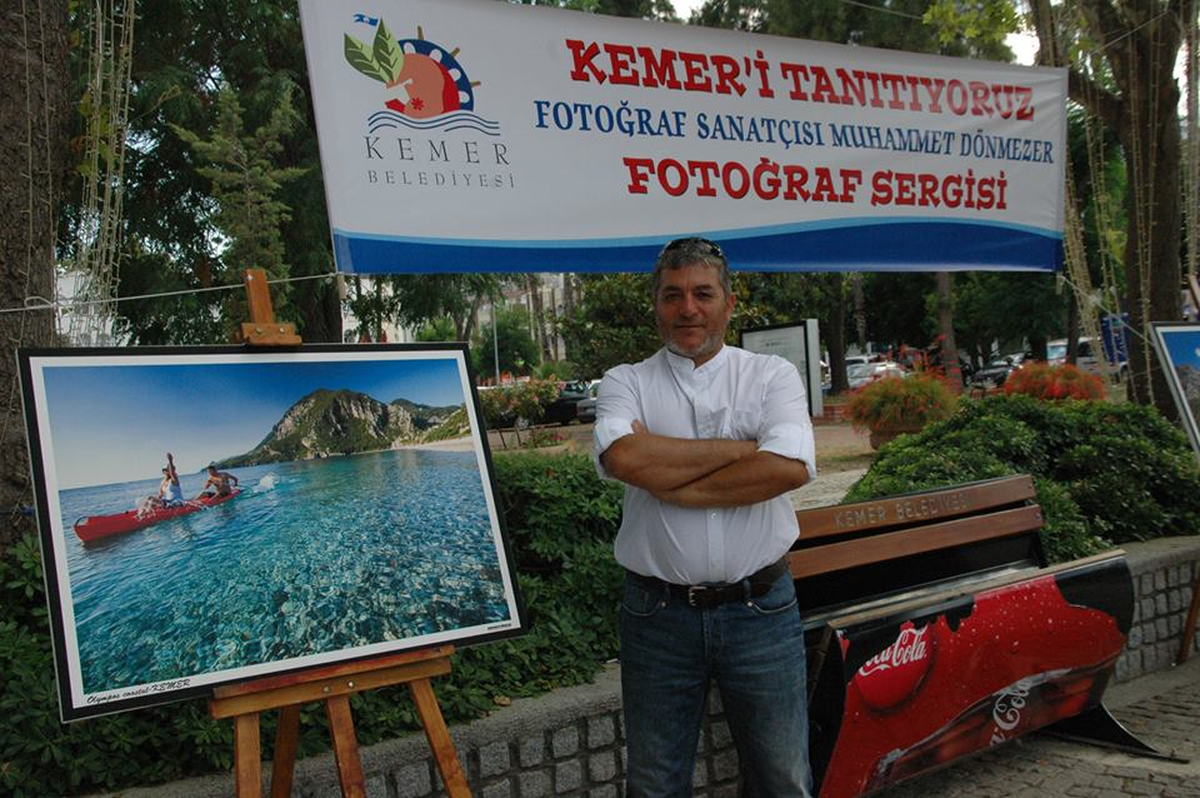 Sanatçı Dönmezer\'in Sergisine Yoğun İlgi