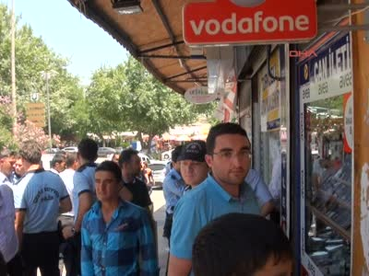 Şanlıurfa\'da Kaçak Cep Telefonu Operasyonu 4 Gözaltı