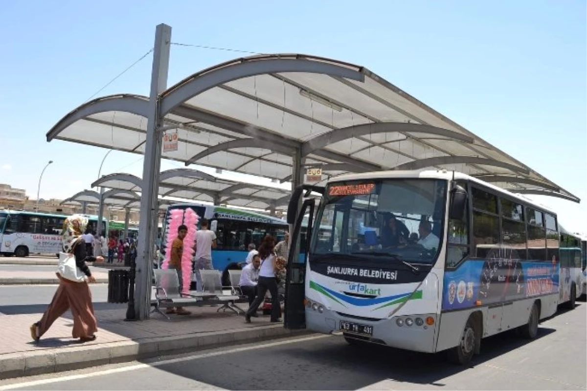 Şanlıurfa'da Serinleten Otobüs Durakları