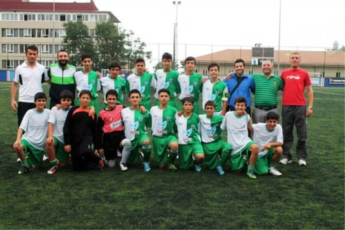 Sultanbeyli Belediyespor Tur Biletini Kaptı