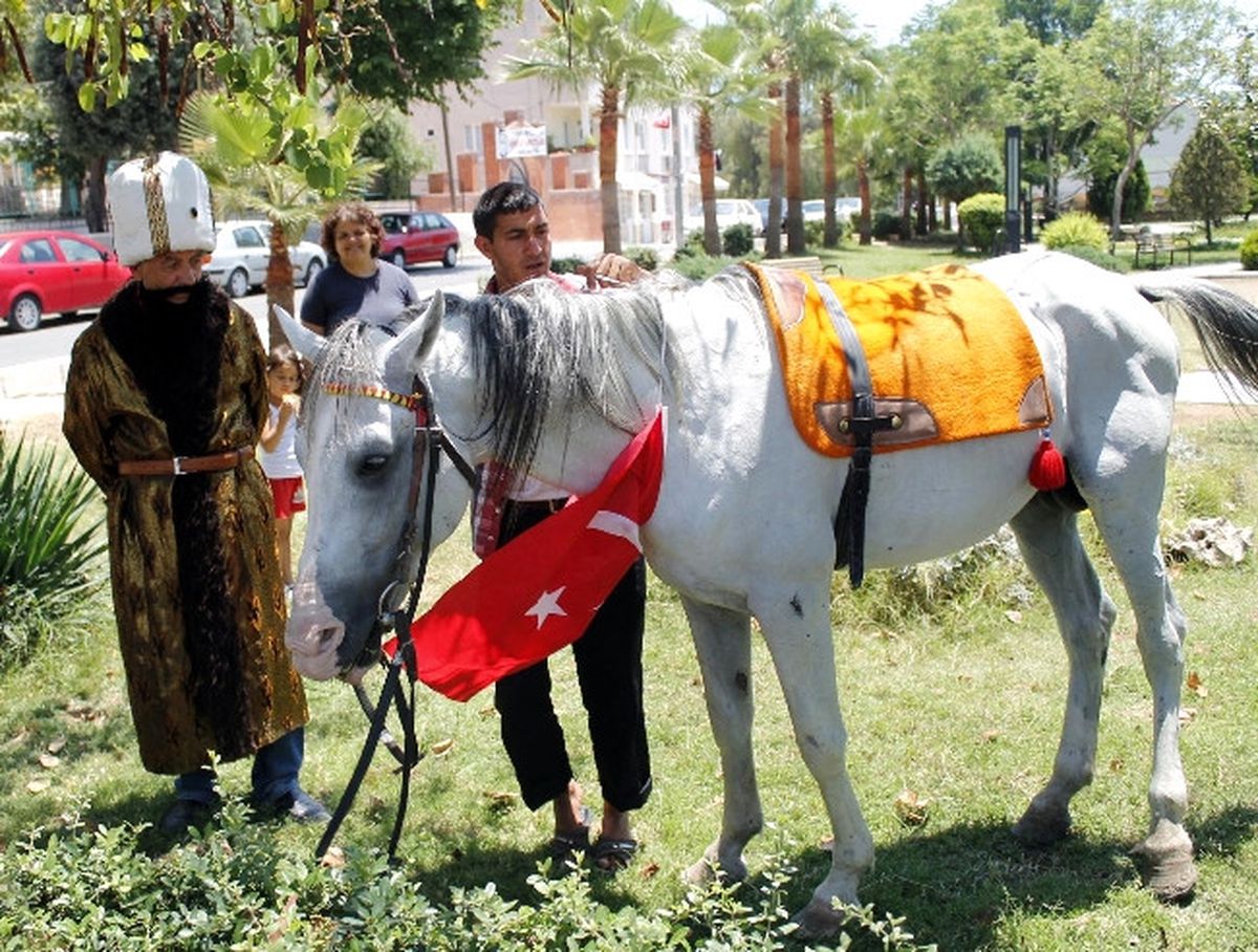 \'Süper Vatandaş\'tan \'Gezi Parkı\' Eylemcilerine \'Sultan Fatih\'li Tepki