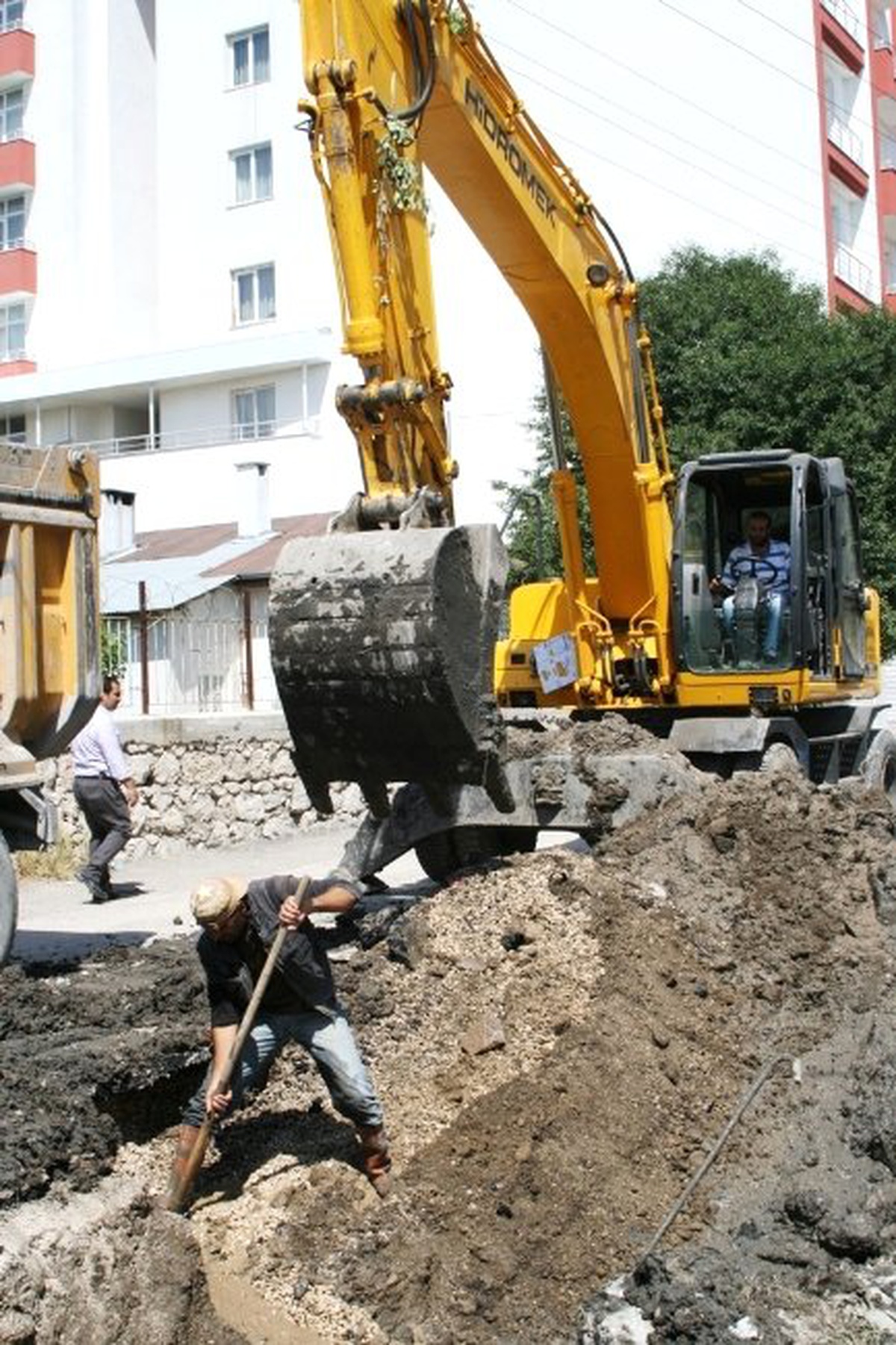 Tarihi Çalık Sokağı Sulama Kanalı Yenileniyor