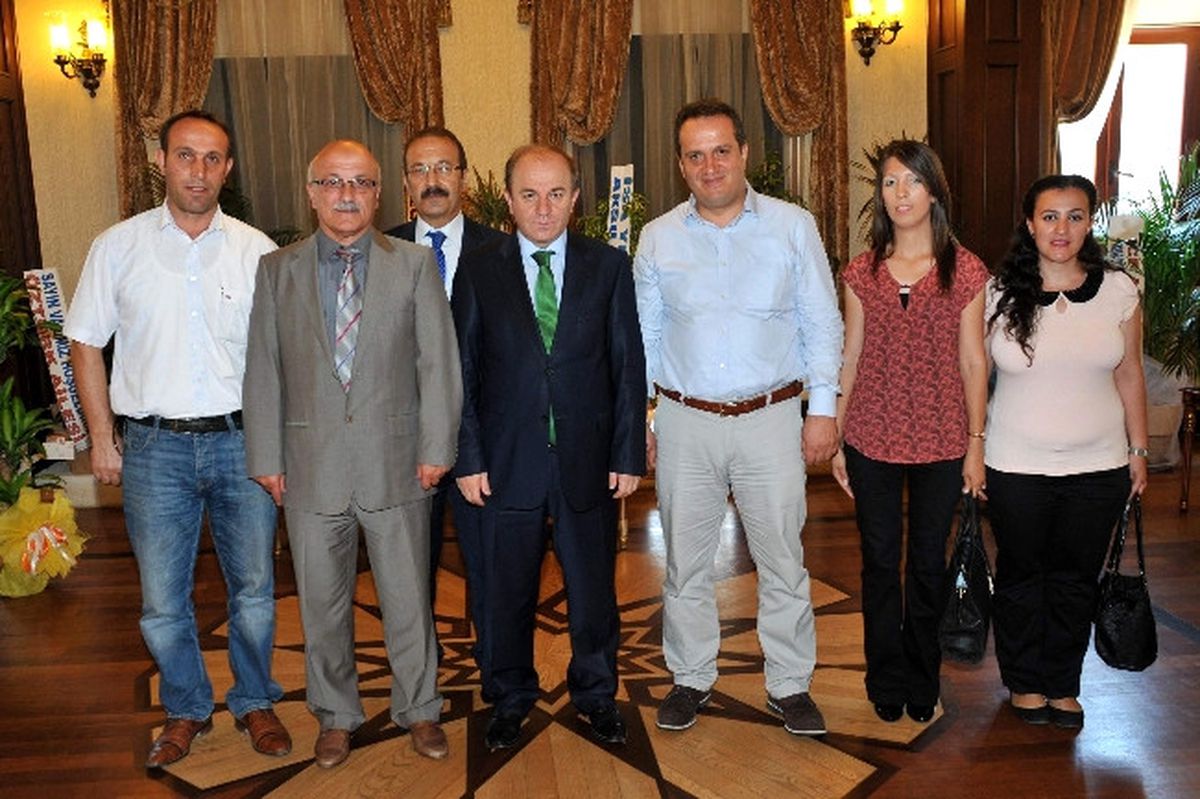 Vali Öztürk\'e Ziyaretler Devam Ediyor