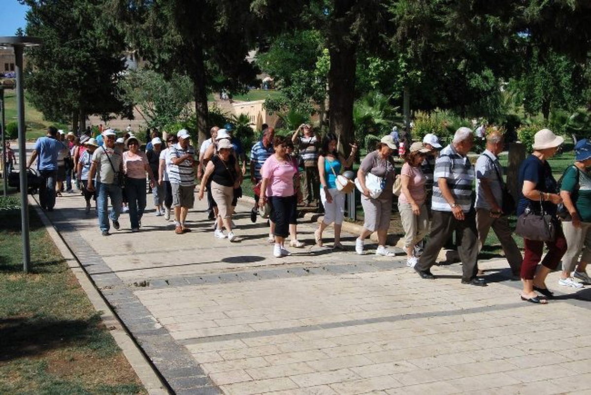 Yerli ve Yabancı Turistlerin Değişmez Mekanı Balıklı Göl