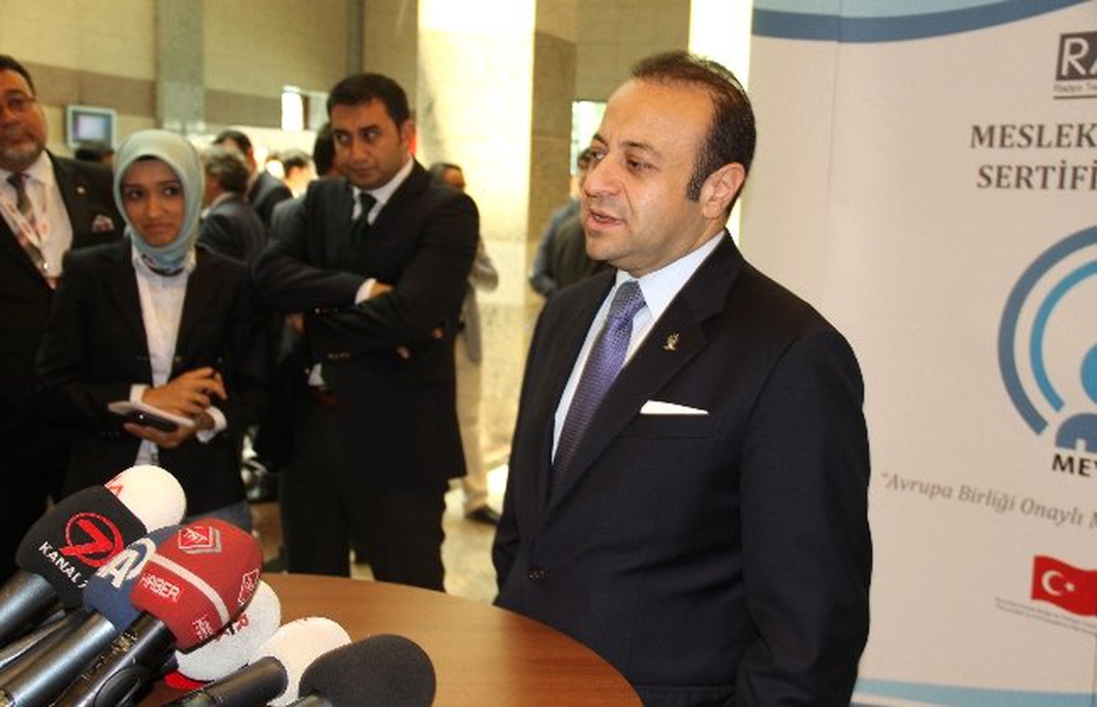 Bakan Bağış: "Turizm Gelirlerimizin Zarar Görmemesi İçin Çaba Sarf Ediliyor"