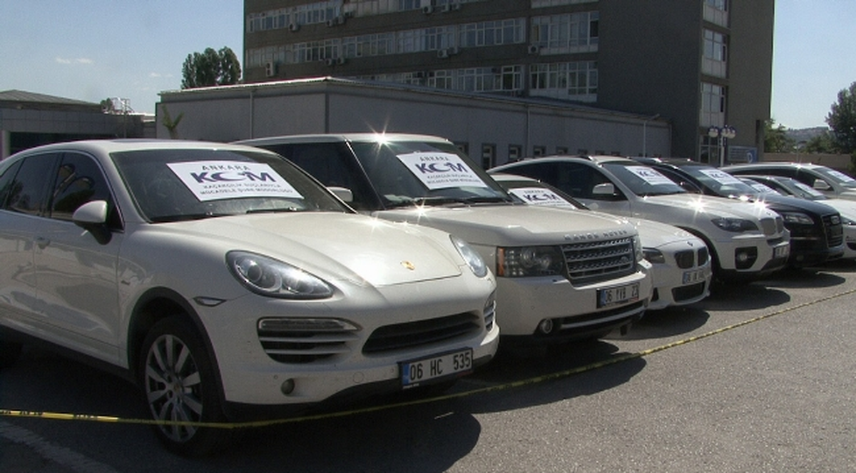 Başkent\'te Lüks Otomobil Çetesine Darbe