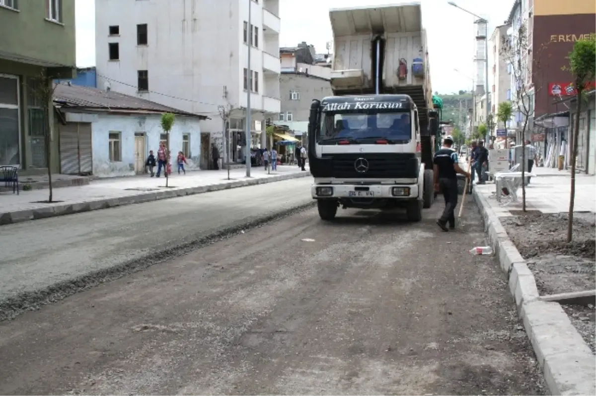 Belediye Yol Çalışmları Devam Ediyor