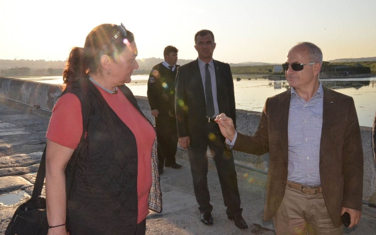 Büyükçekmece Tarihi Eserleri Temizliyor