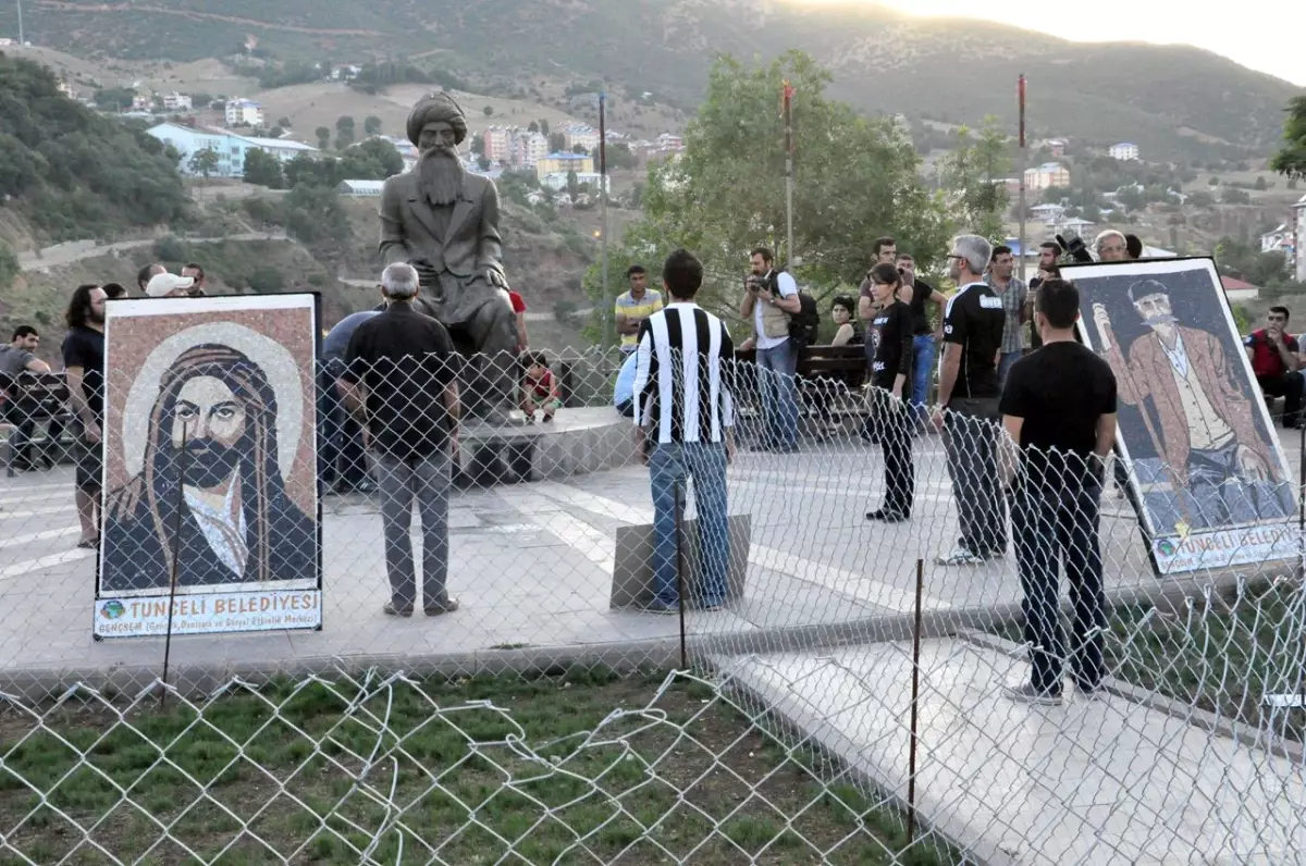 Dersim Çarşı\'dan Duran Adam Eylemi