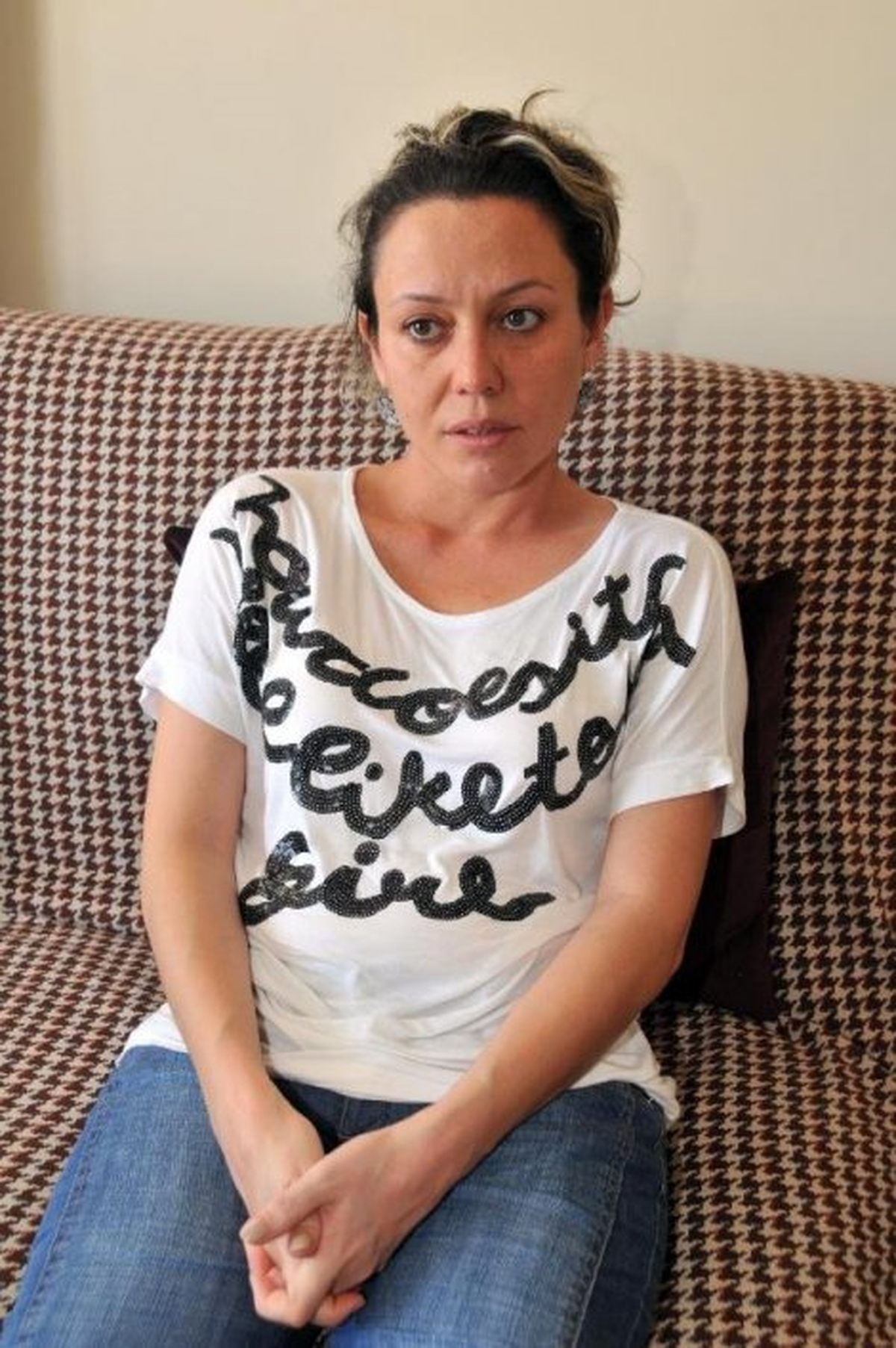 Elif Öğretmen Dolandırıcılara İnandı, 27 Bin Lirayı Çöpe Attı