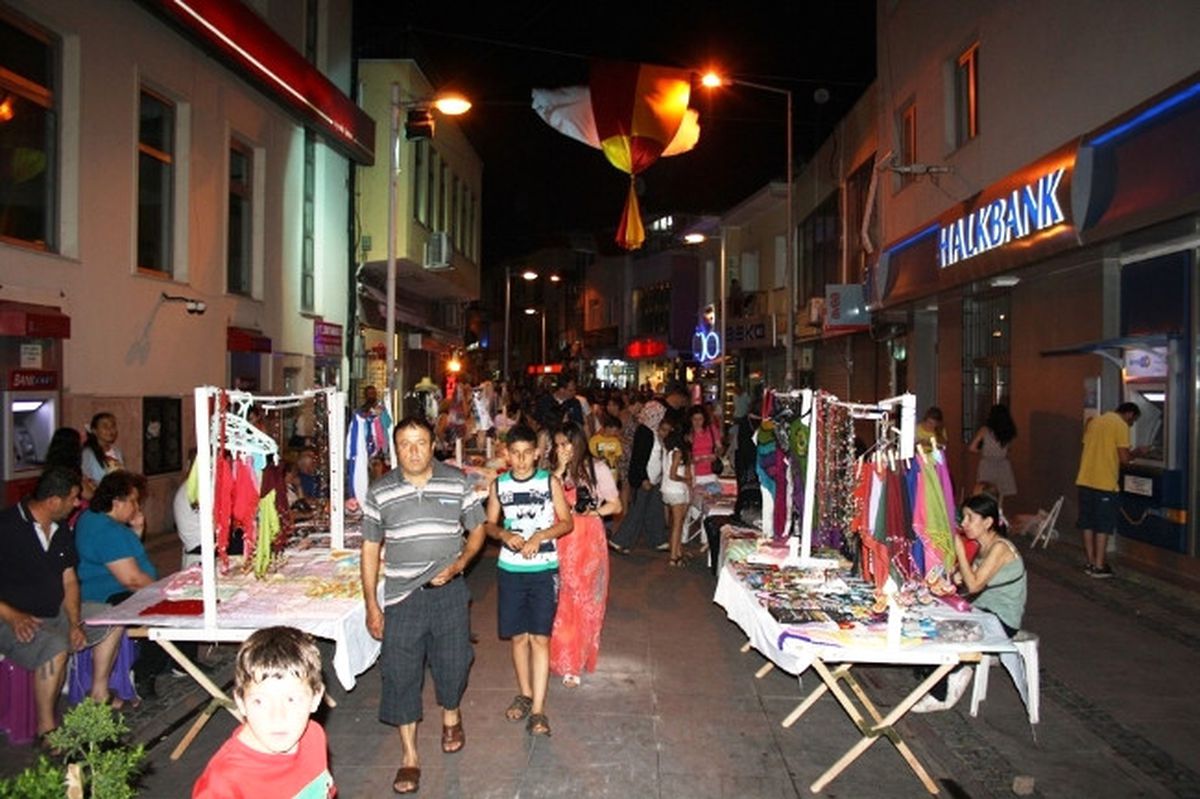 Gece Pazarı 5. Kez Ayvalıklılarla Buluştu