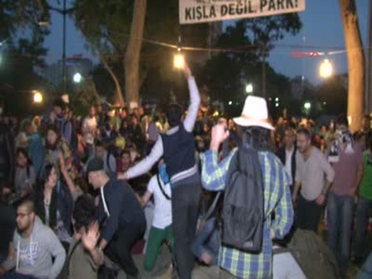 Gezi Parkı Eylemcilerinin Çadırlarının Yakılması