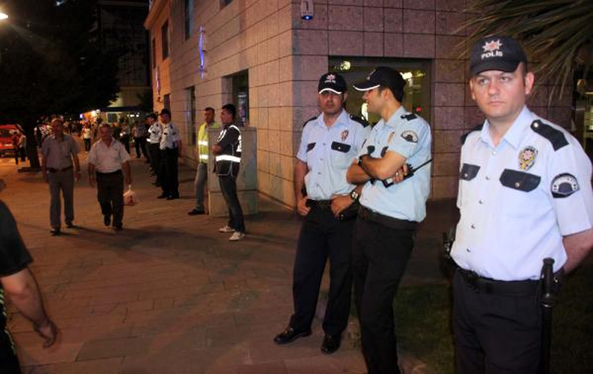 Gezi Parkı Protestocularına Polis Engeli