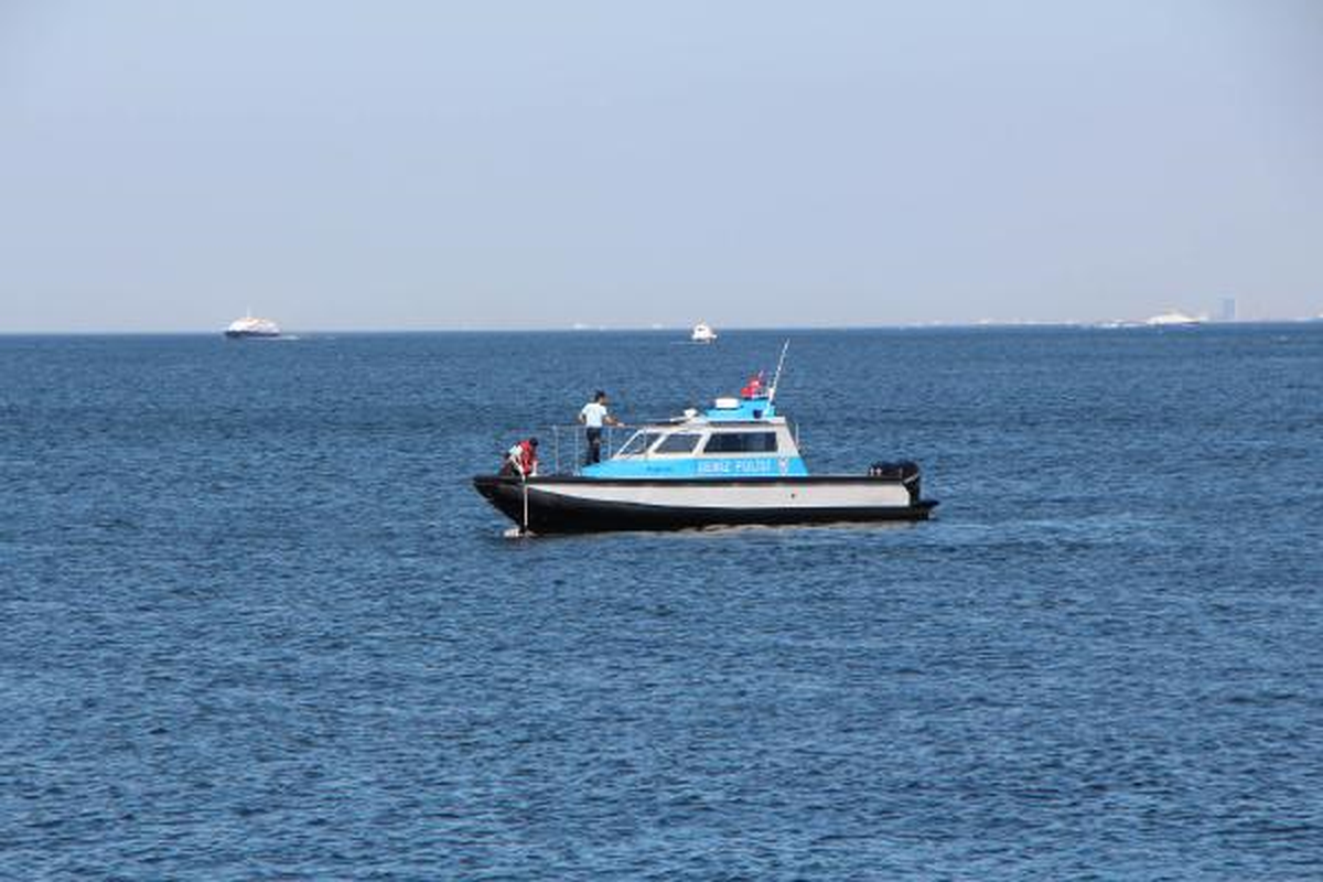 Kadıköy\'de Denizden Erkek Cesedi Çıktı