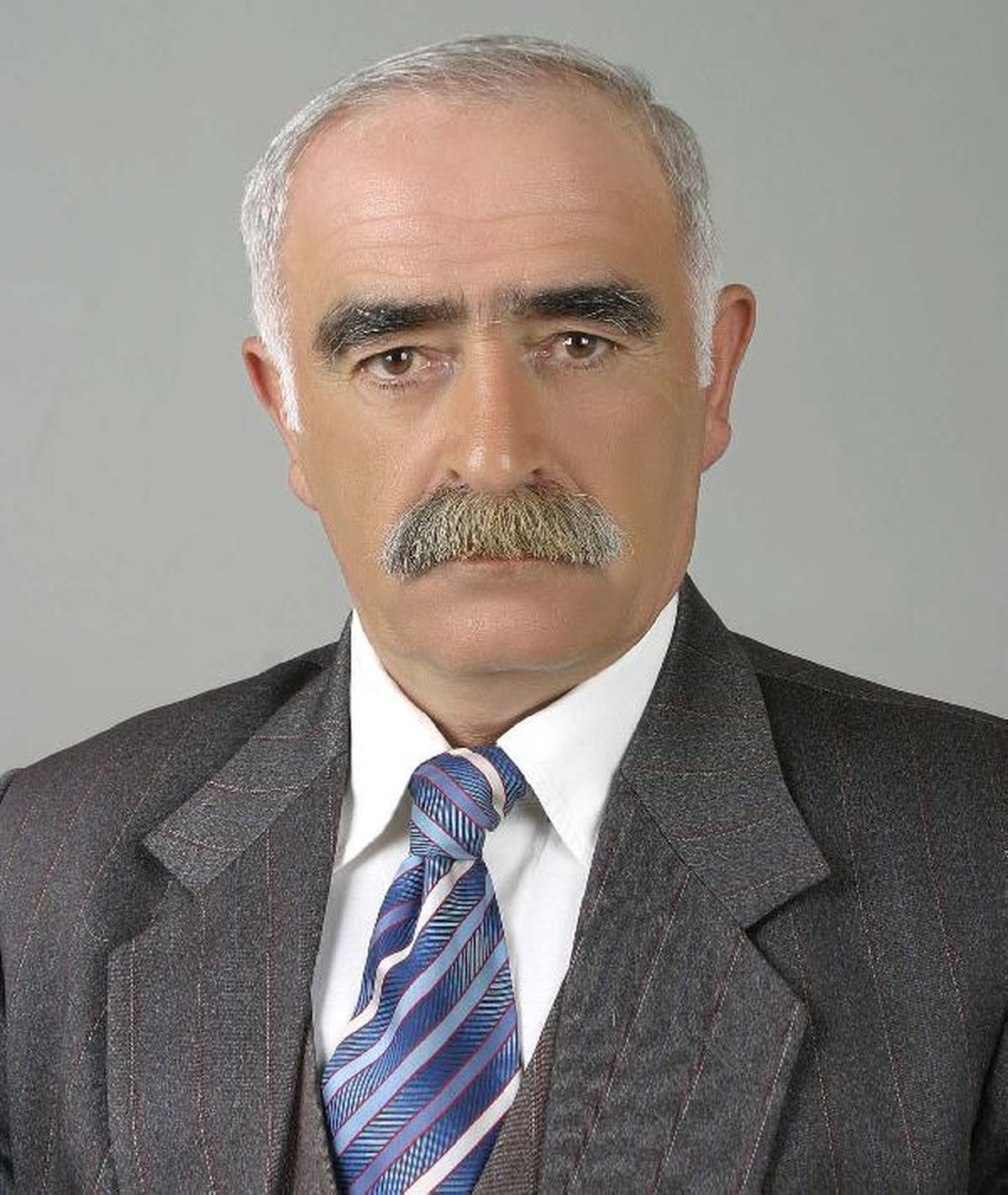 Köy Muhtarı Evinde Çıkan Yangında Öldü
