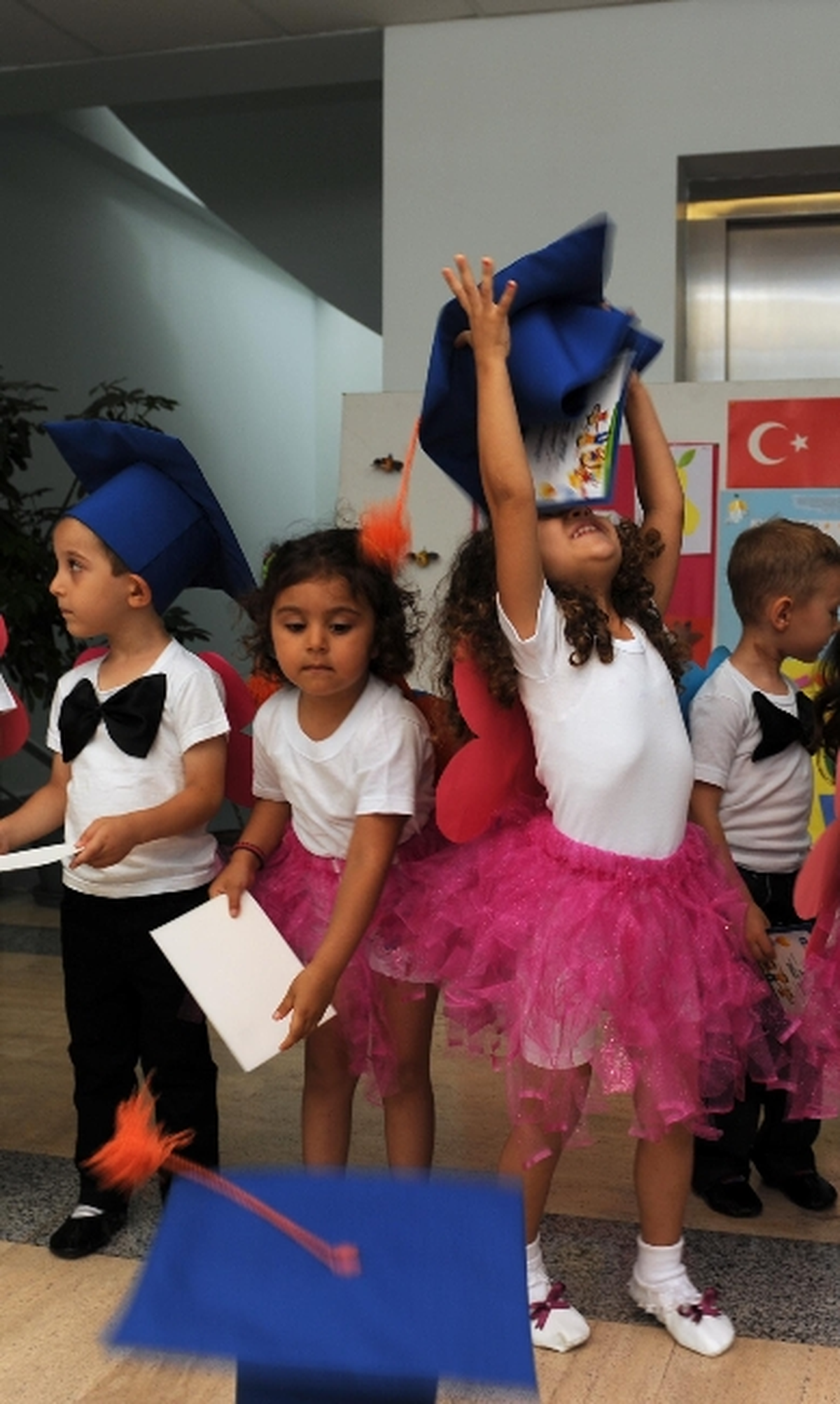 Masal Okulu\'nda İlk Keplerini Attılar