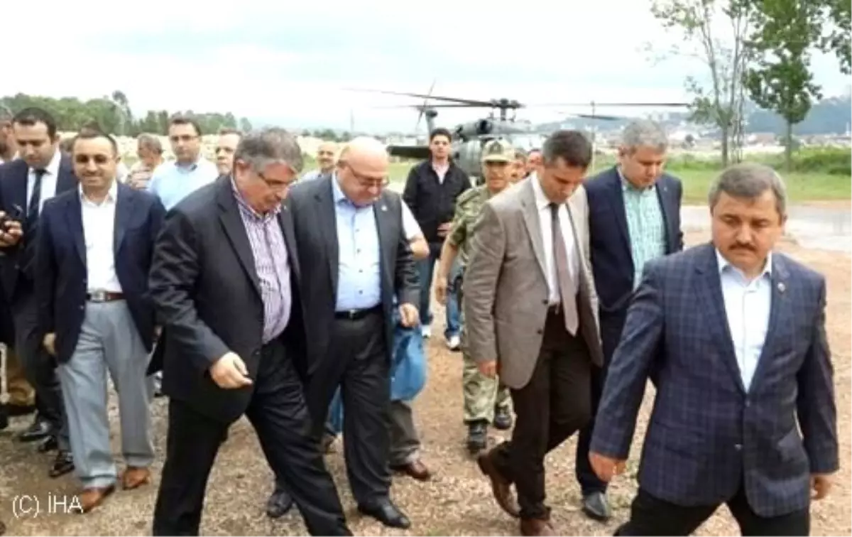 Milletvekilleri Sel Bölgesini Gezdi