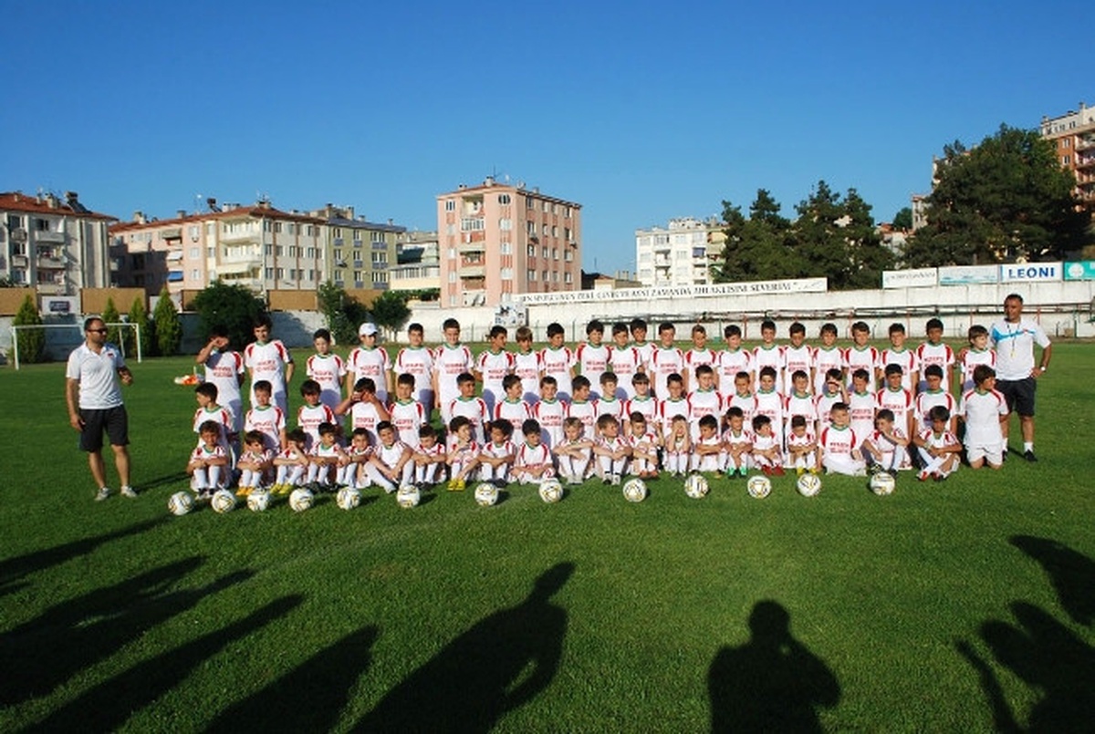 Mudanyaspor Yaz Futbol Okulu Kapılarını Açtı