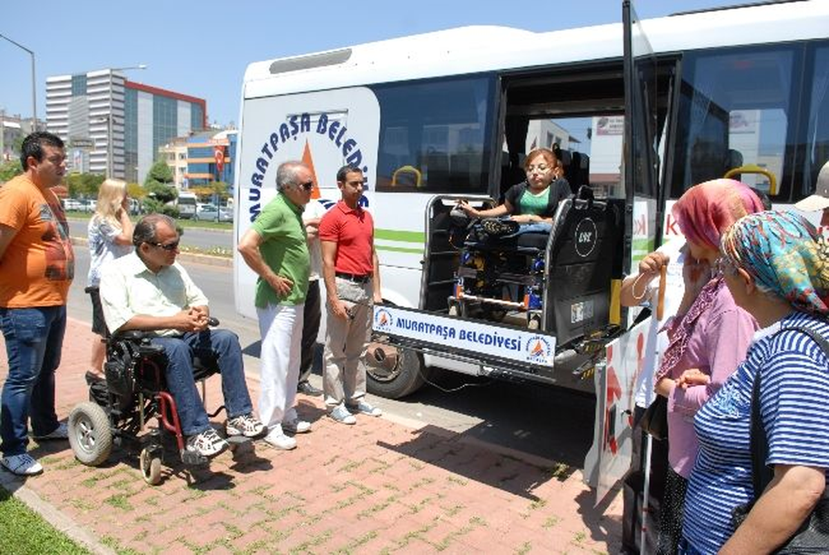 Muratpaşa\'dan Engellilere Özel Otobüs