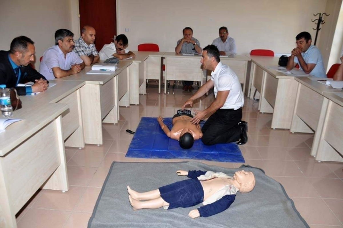 Sağlık Personeline İlk Yardım Eğitimi Verildi