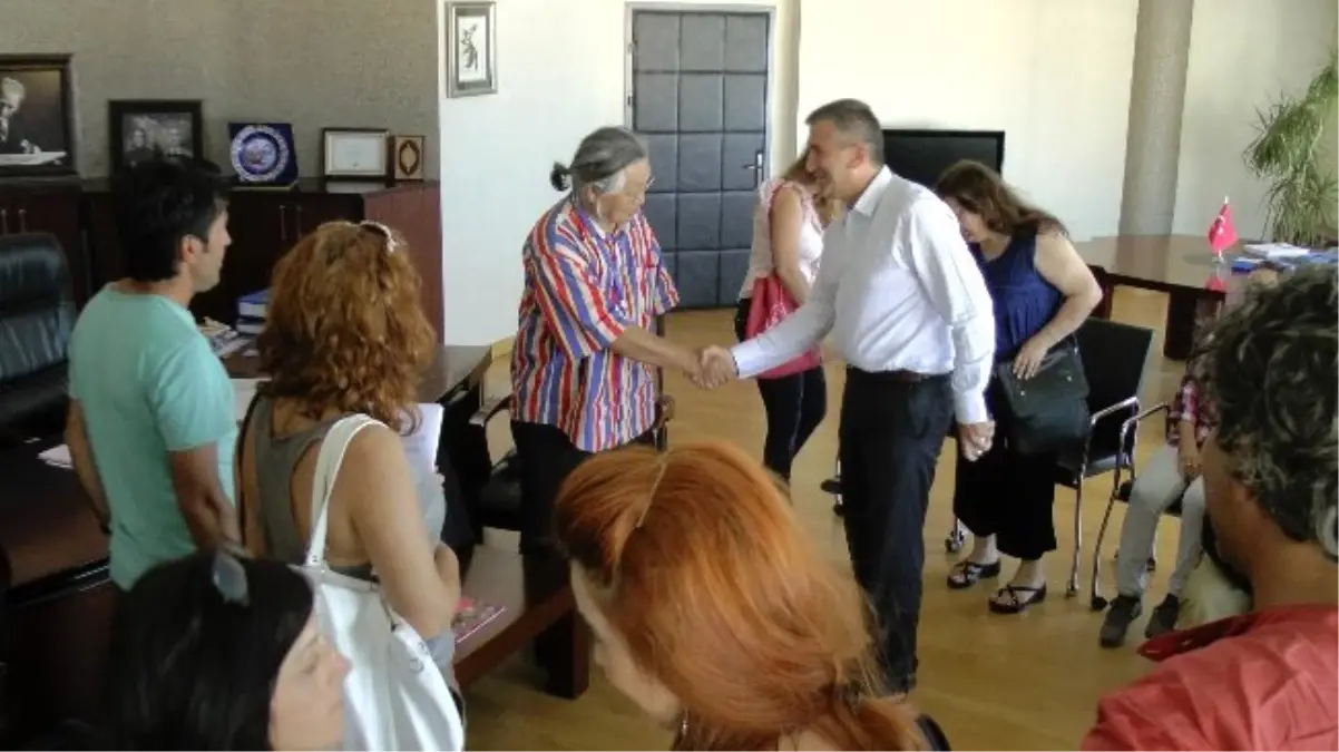 Uluslar Arası Ressamlar Başkan Albayrak'ı Ziyaret Etti