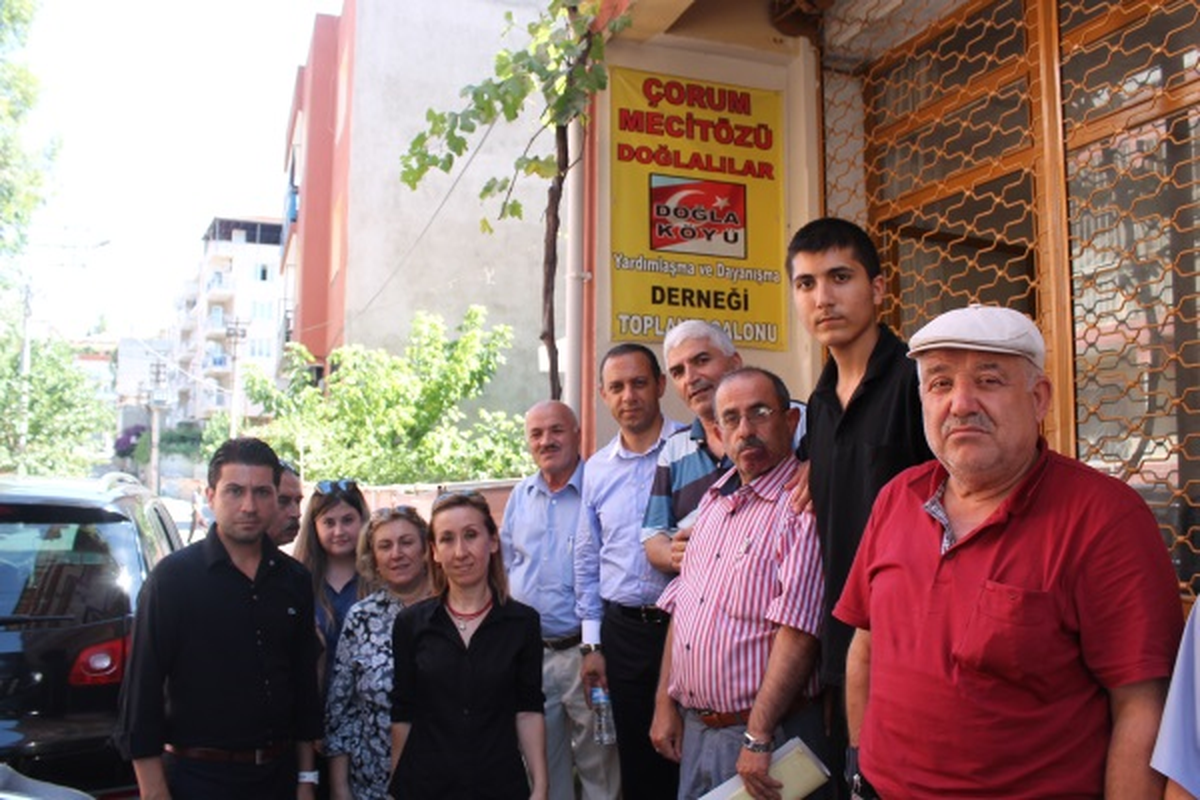 \'\'Ak Parti Bayraklı\' da Durmak Yok \'\'